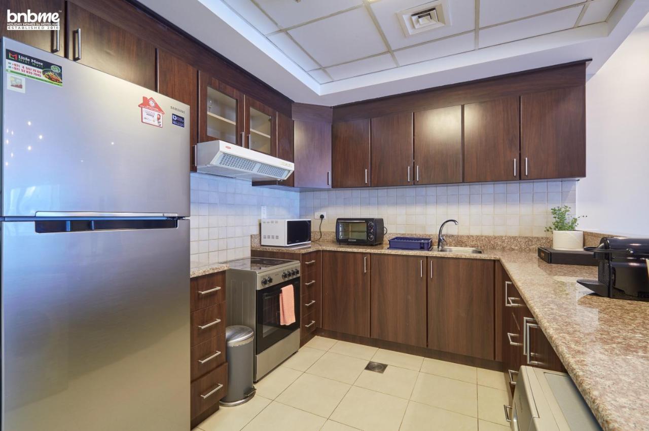 Bnbme - Churchill Tower Apartment Dubai Bagian luar foto