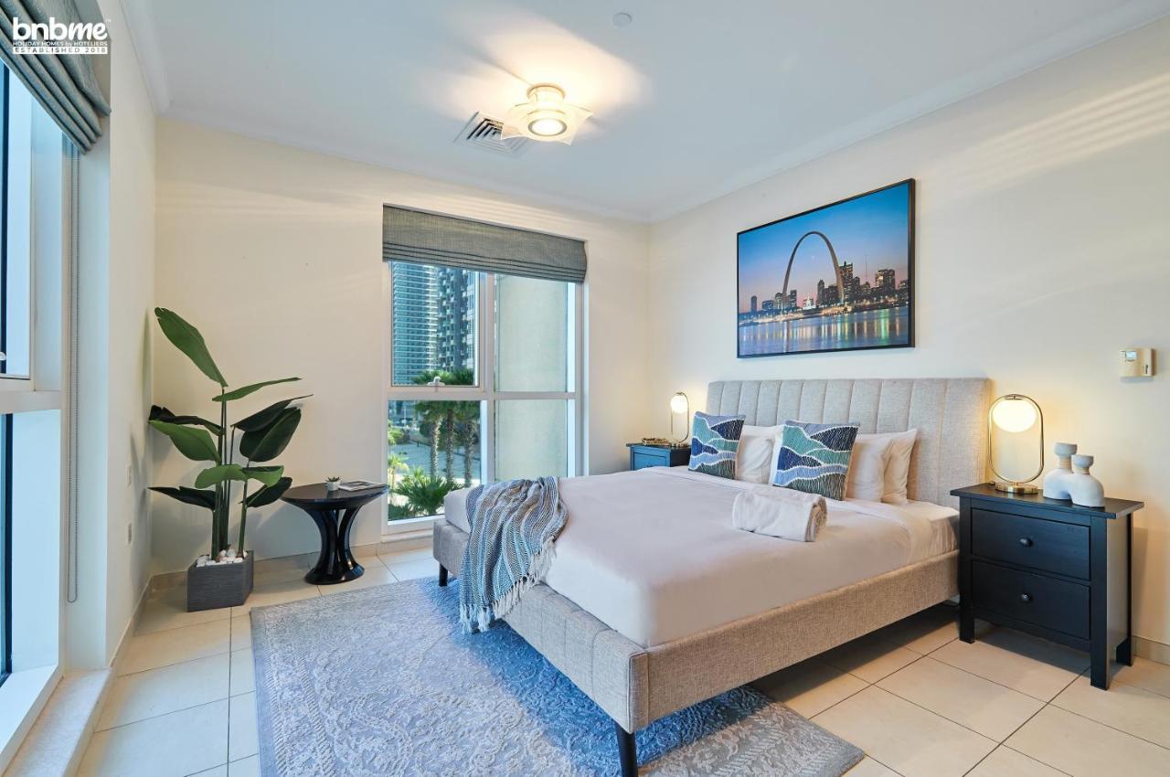 Bnbme - Churchill Tower Apartment Dubai Bagian luar foto