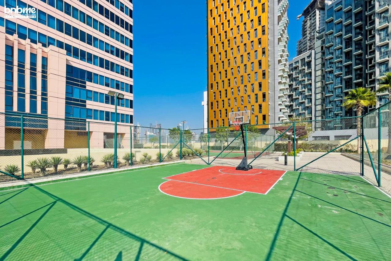 Bnbme - Churchill Tower Apartment Dubai Bagian luar foto